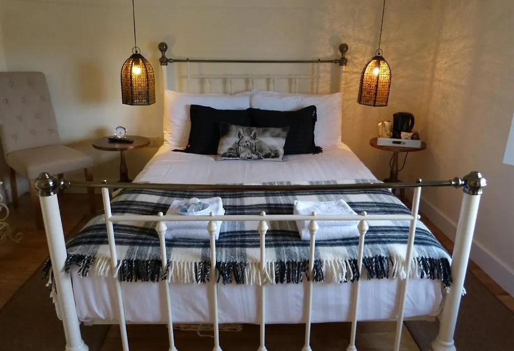 Guest Rooms At The Green Man-1