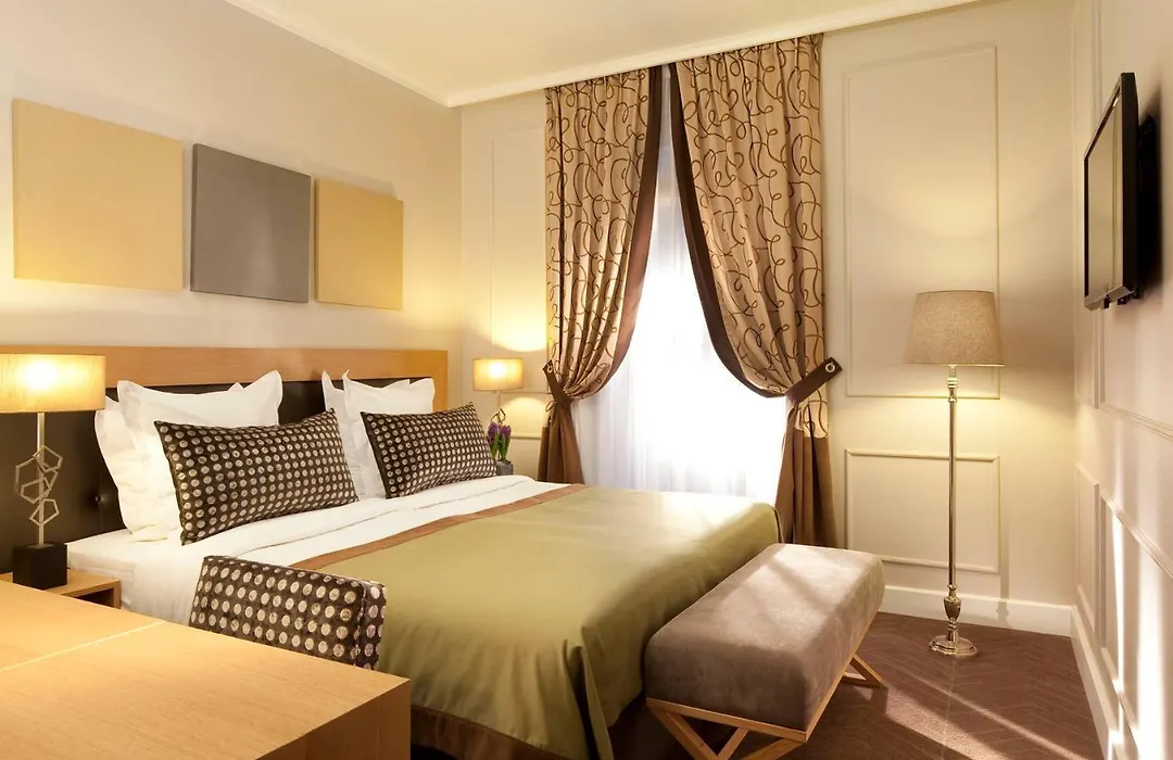Hotel Galileo Champs Elysees-1
