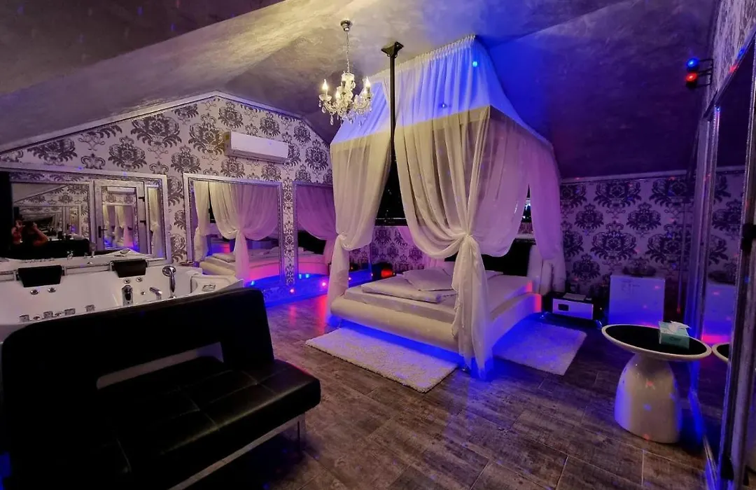 Anadi Hotel Boutique Only Adult-1