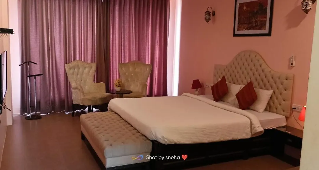 Waves Boutique Hotel-1