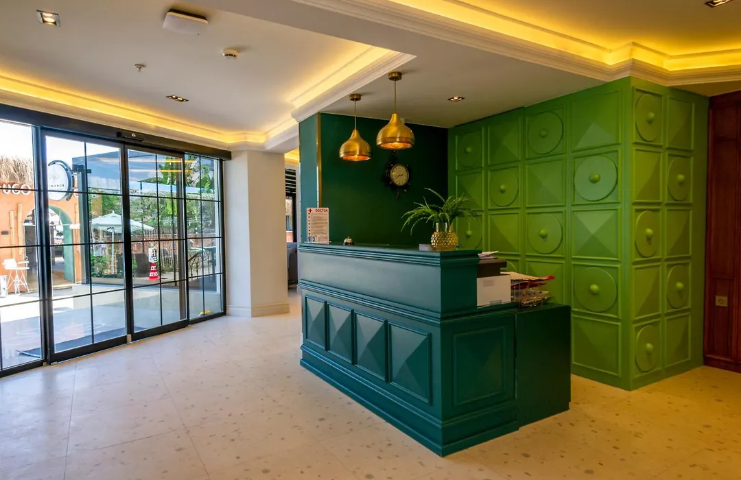 Demanor Hotel Adult Only-1
