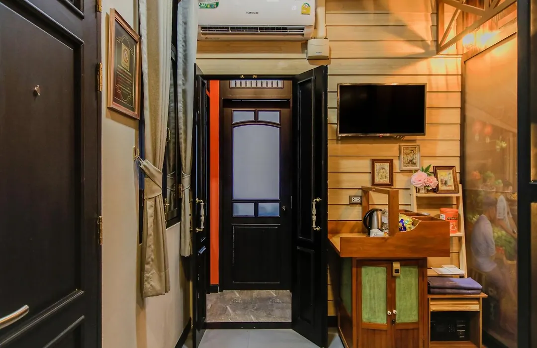De Phanakron Boutique Hotel-1