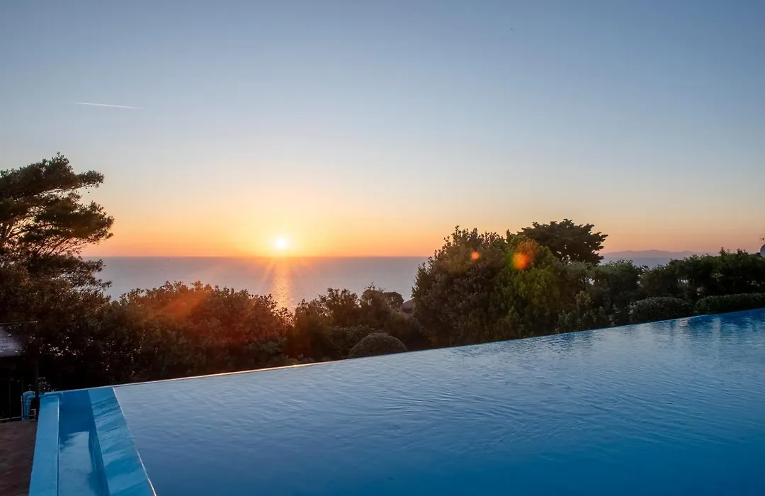 Boutique Hotel Torre Di Cala Piccola-1