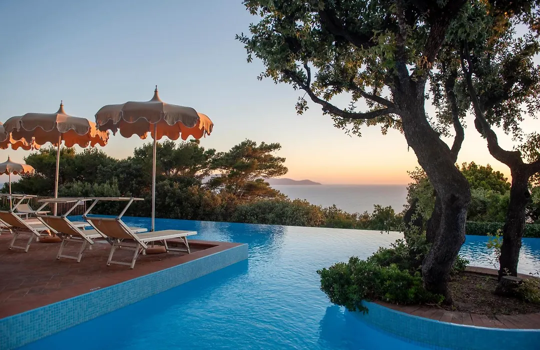 Boutique Hotel Torre Di Cala Piccola-1