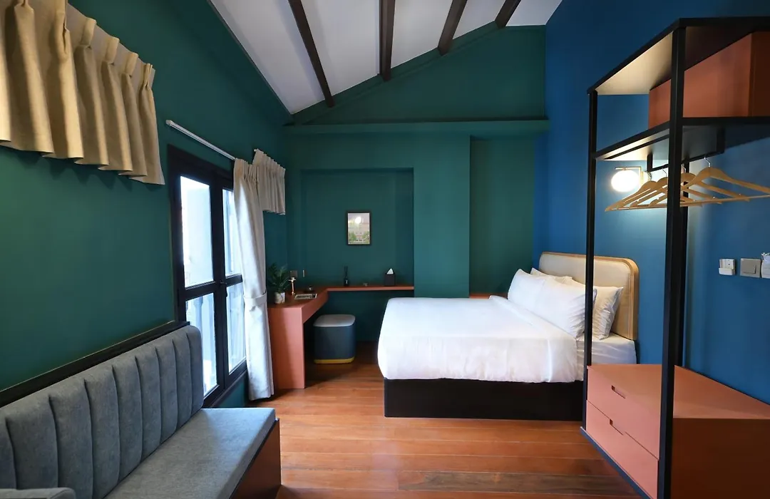 Dream Chaser Boutique Capsule Hotel-1