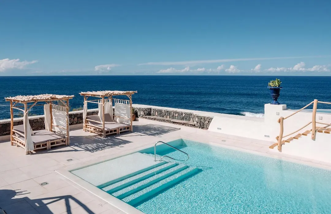 Costa Magica - Romantic Ocean Boutique Hotel & Club-1