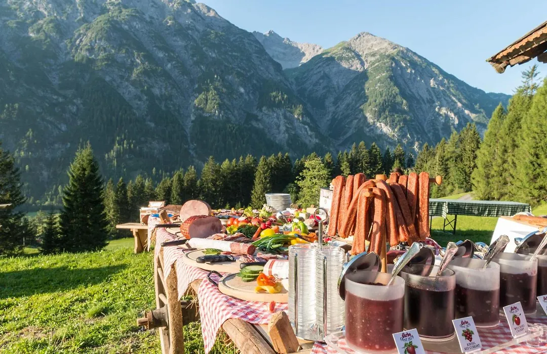 Oberlechtaler Hof Boutique Hotel-1