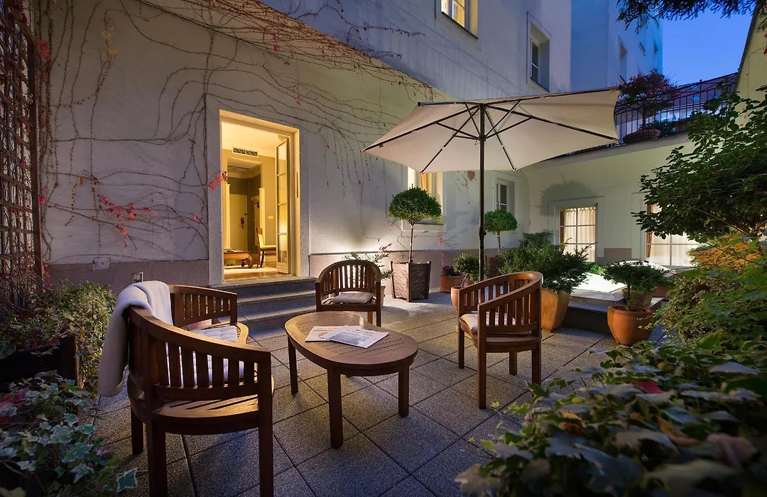 Marrol'S Boutique Hotel-1