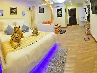 Royal Penguin Boutique Hotel & Spa-1