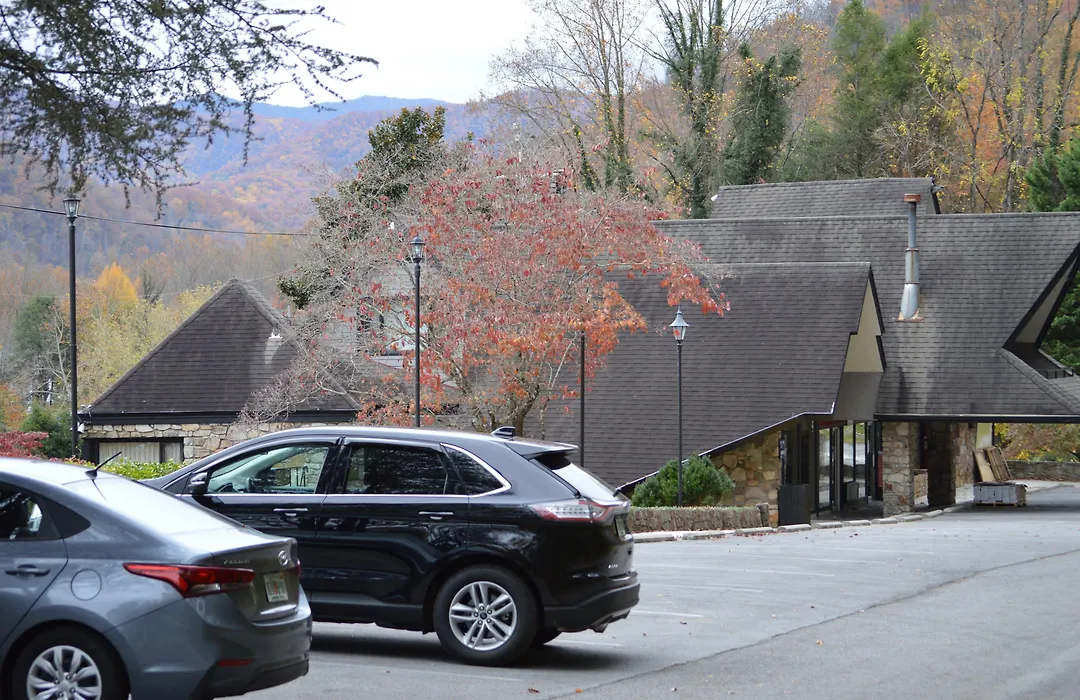 Fabulous Chalet Inn-1