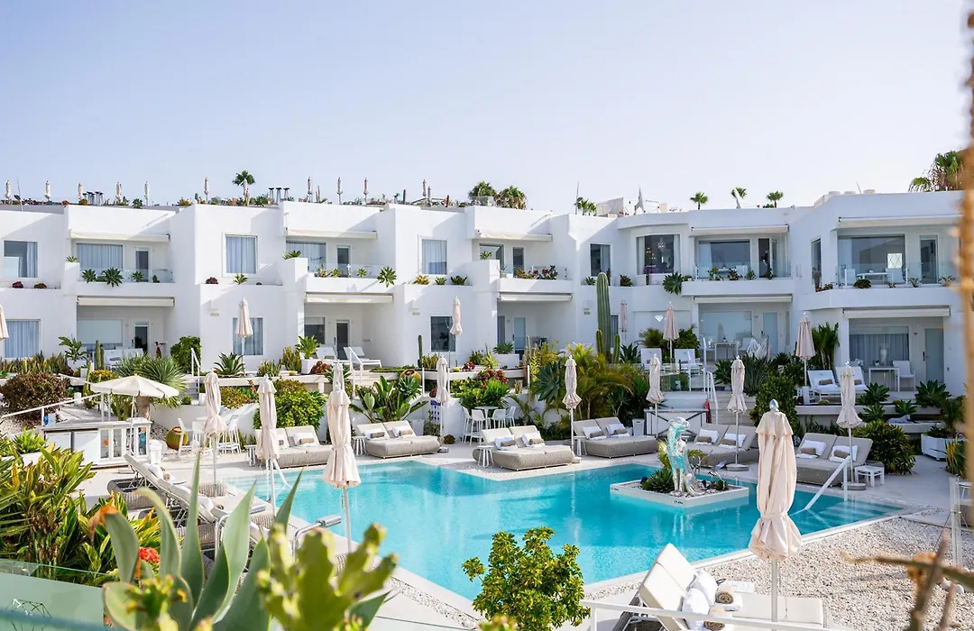 Lani'S Suites De Luxe - Adults Only-1