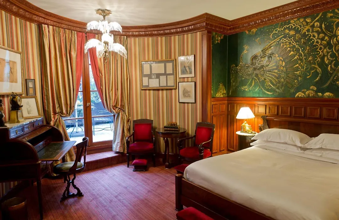 L'Hotel-1
