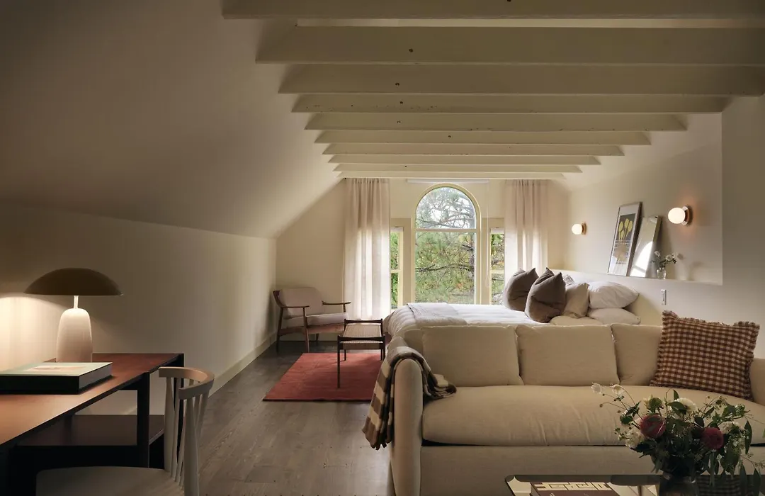 Pinot Boutique Hotel-1
