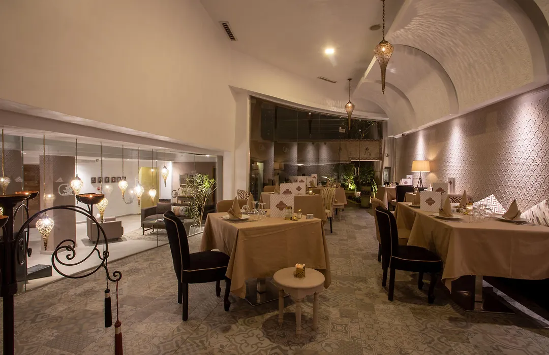 Dellarosa Boutique Hotel And Spa-1
