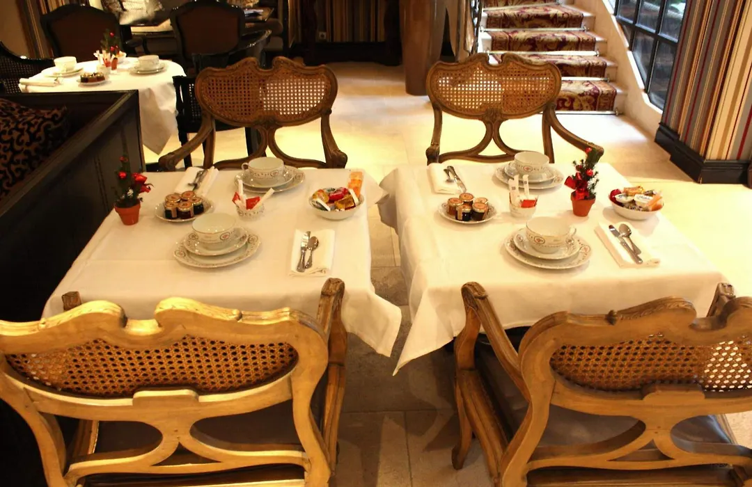 Hotel Du Romancier-1