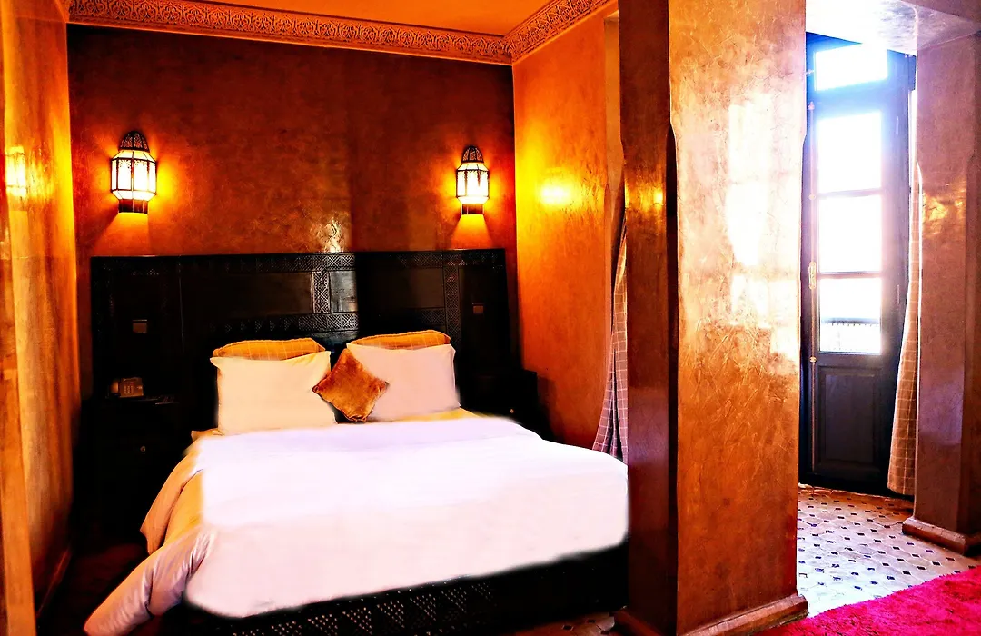 Fashion Hotel-1