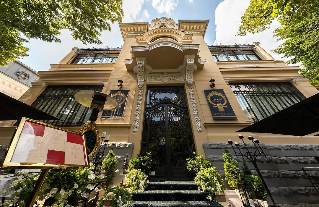 Grand Boutique Hotel-1