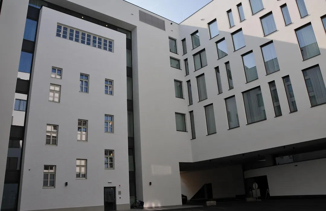 Leonardo Boutique Hotel Linz City Center-1