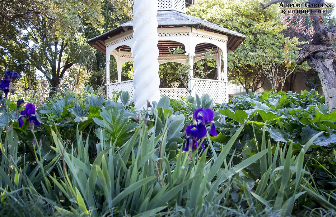 Airport Gardens Boutique Hotel-1