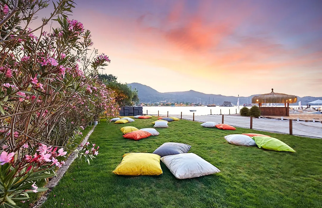 Fi Light Solto Boutique Beach-1