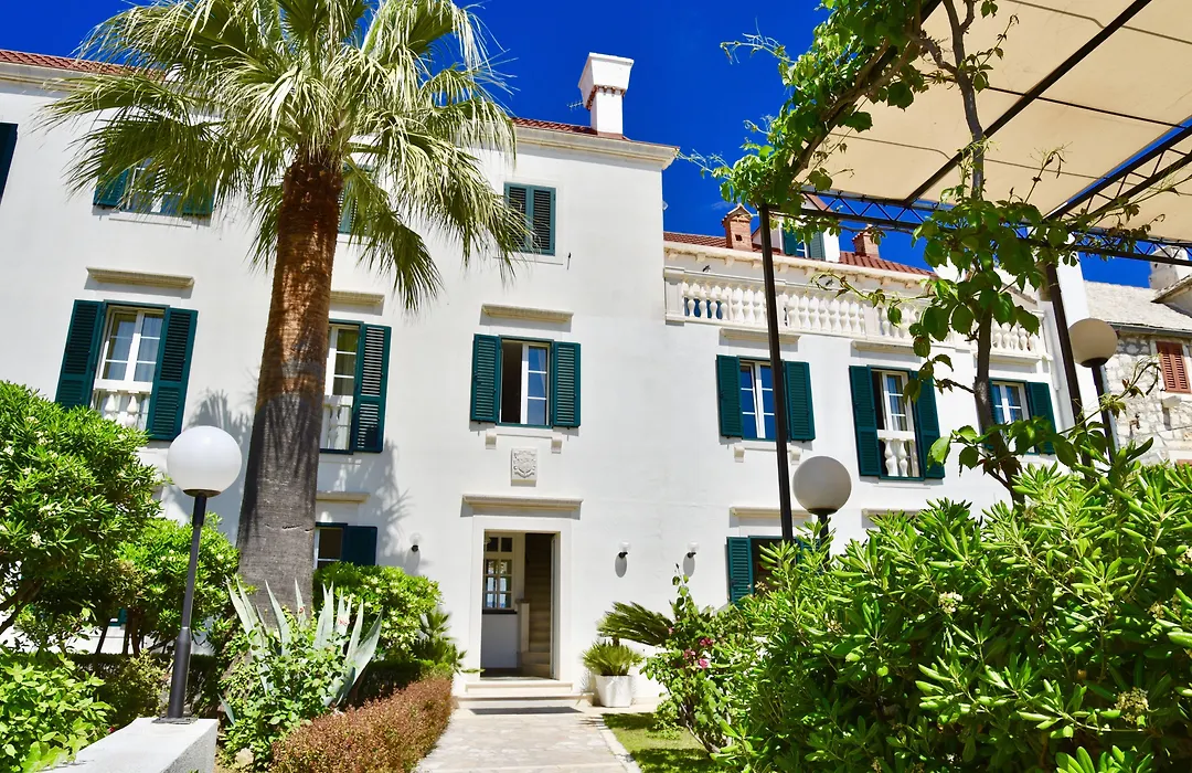 Villa Giardino Heritage Boutique Hotel Bol-1