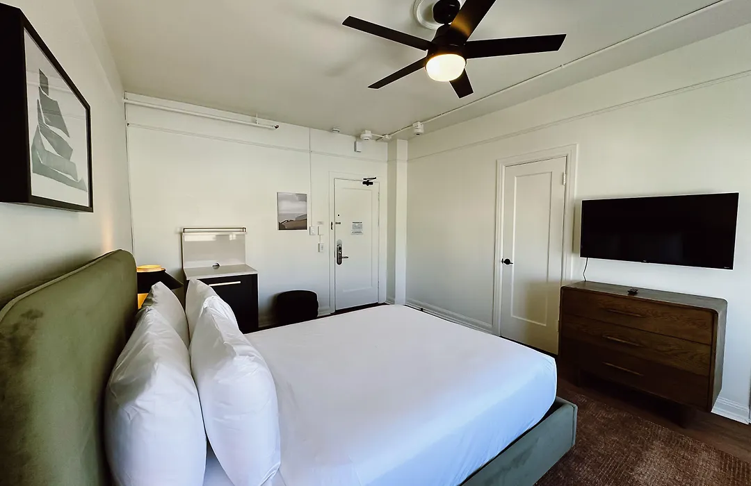 Found Hotel Carlton, Nob Hill-1