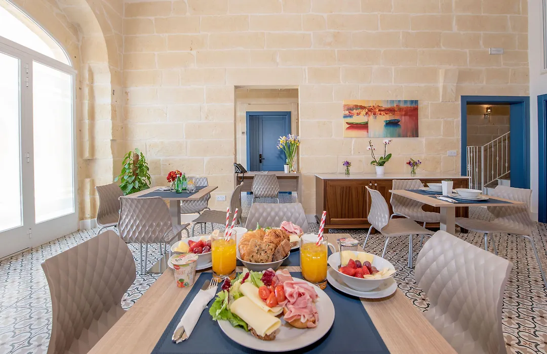 Georges Boutique Living-1