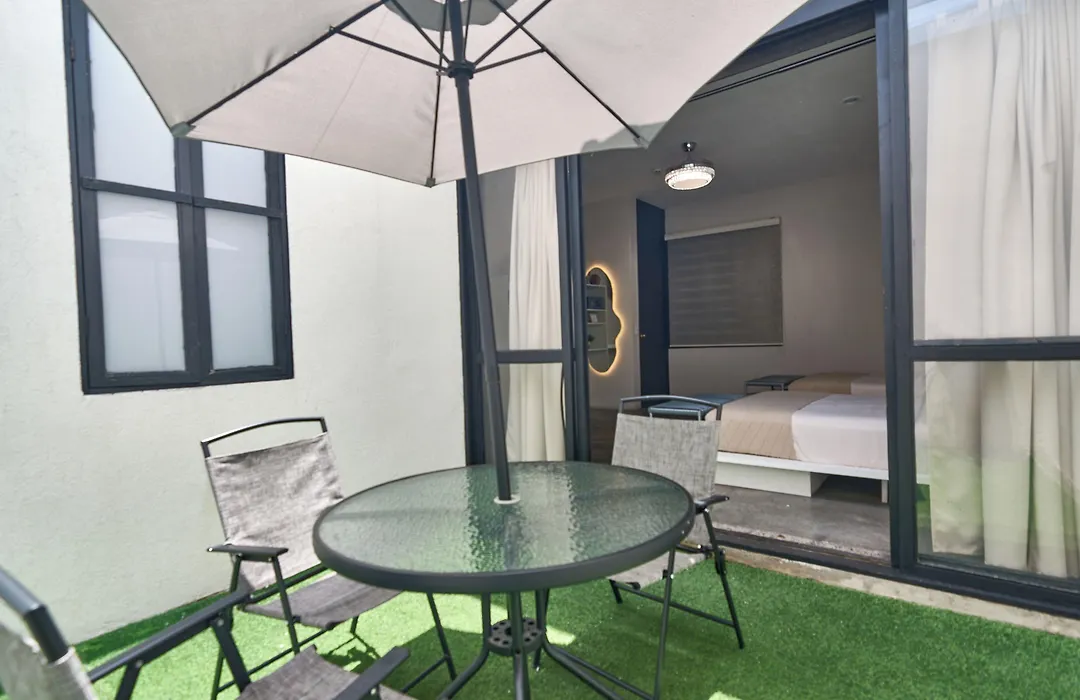 Aura Hotel B&B-1