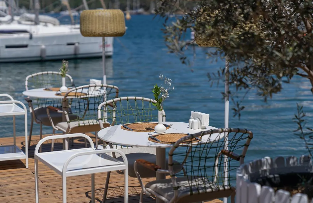 Yacht Classic Hotel - Boutique Class-1