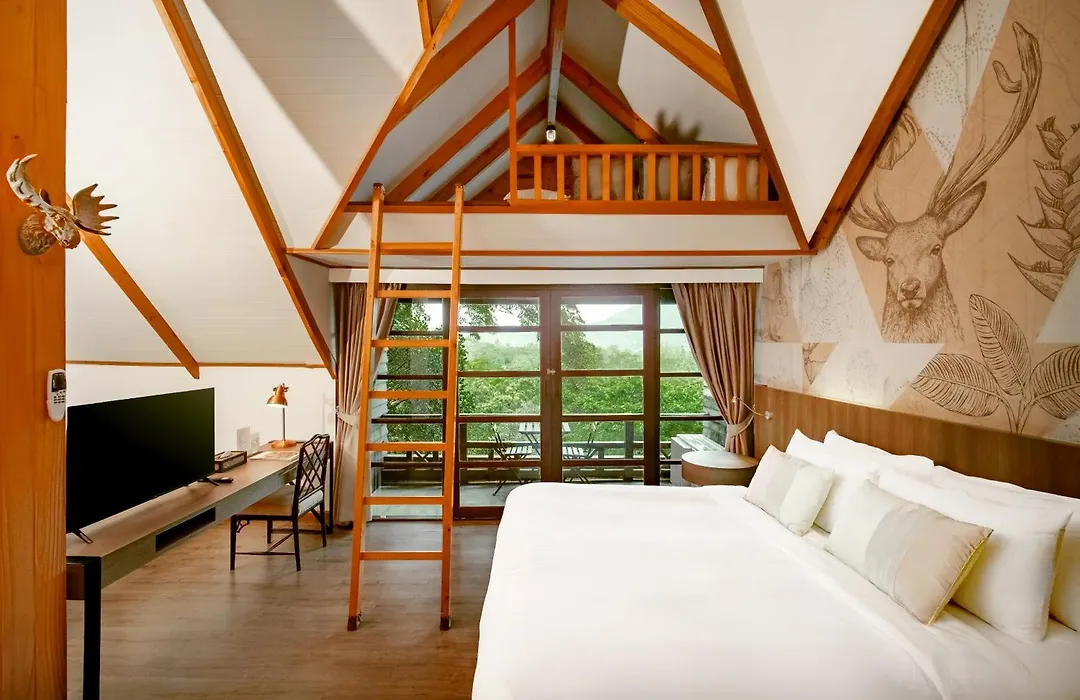 Issara Boutique Winery Hotel-1