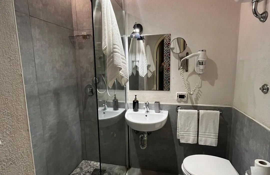 H Rooms Boutique Hotel-1