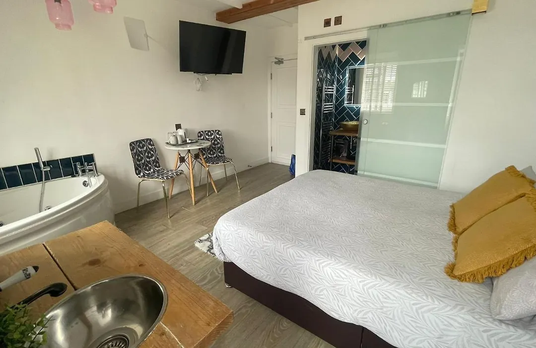 Angel Townhouse-1