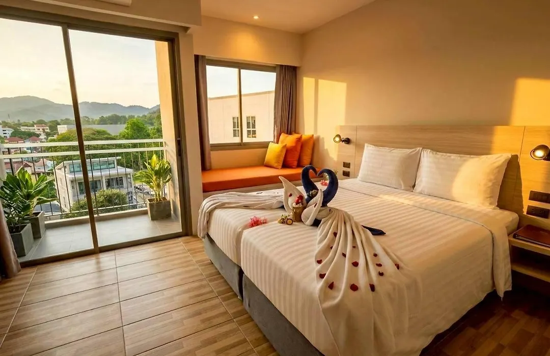 Beehive Boutique Hotel Phuket-1
