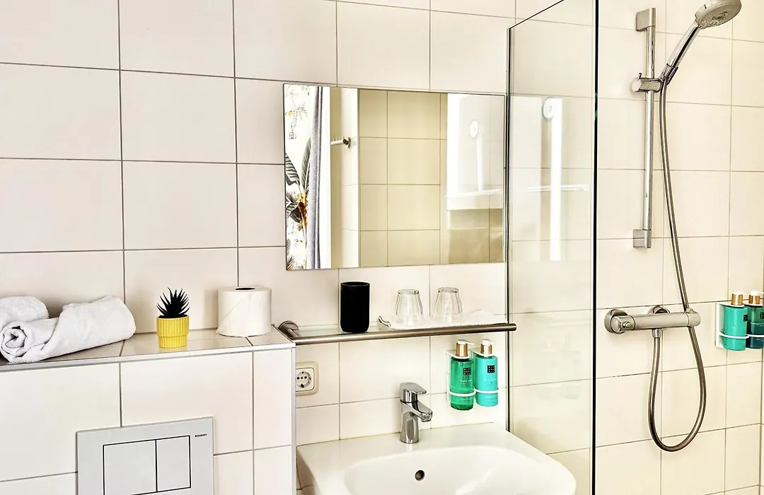Boutique Hotel Joure - Centrum & Haven-1