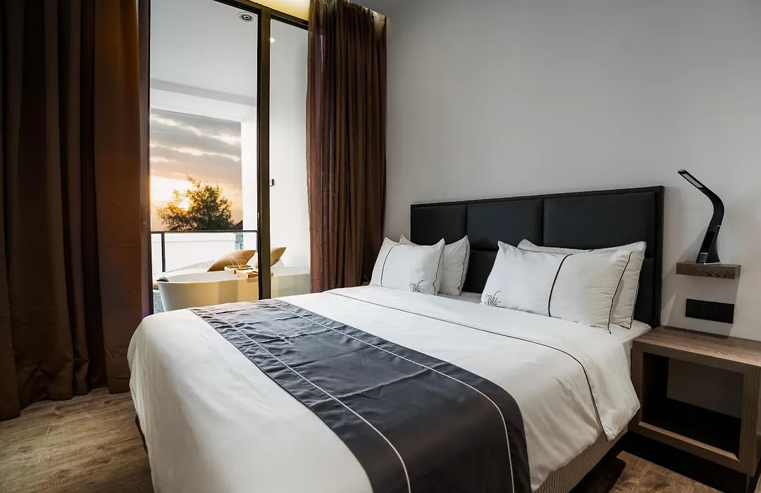 White Boutique Hotel And Restaurant-1