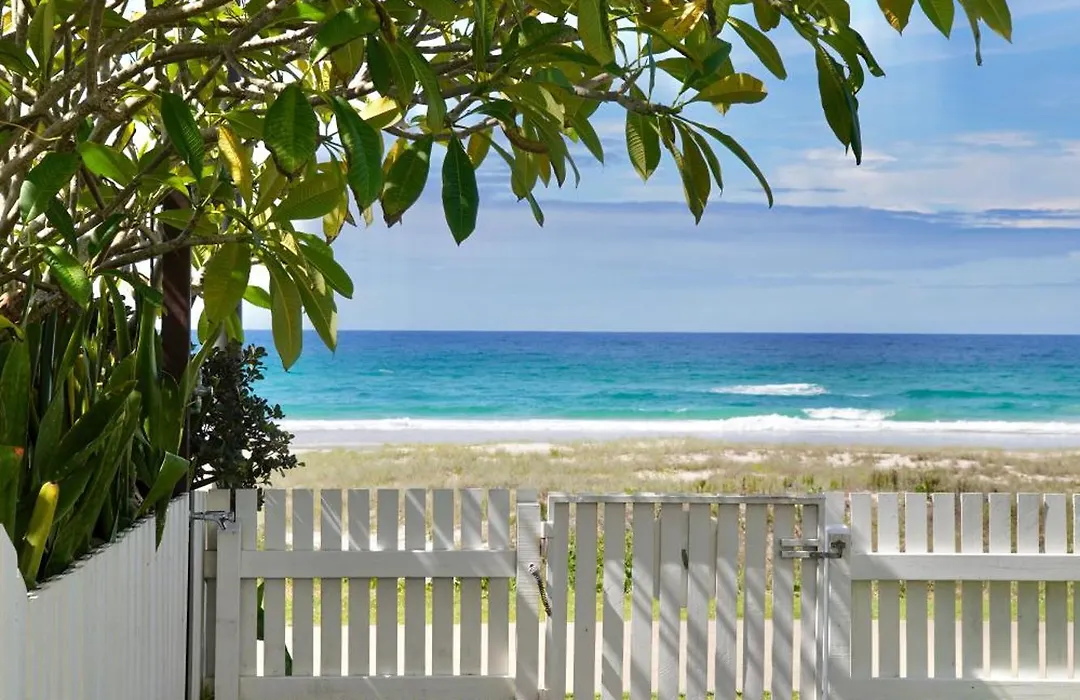 Tessa'S On The Beach-1