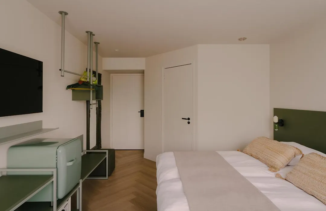 Boutique Hotel Herbergh Amsterdam Airport Free Parking-1