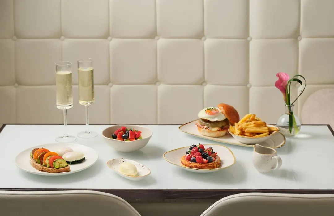 Como The Halkin-1