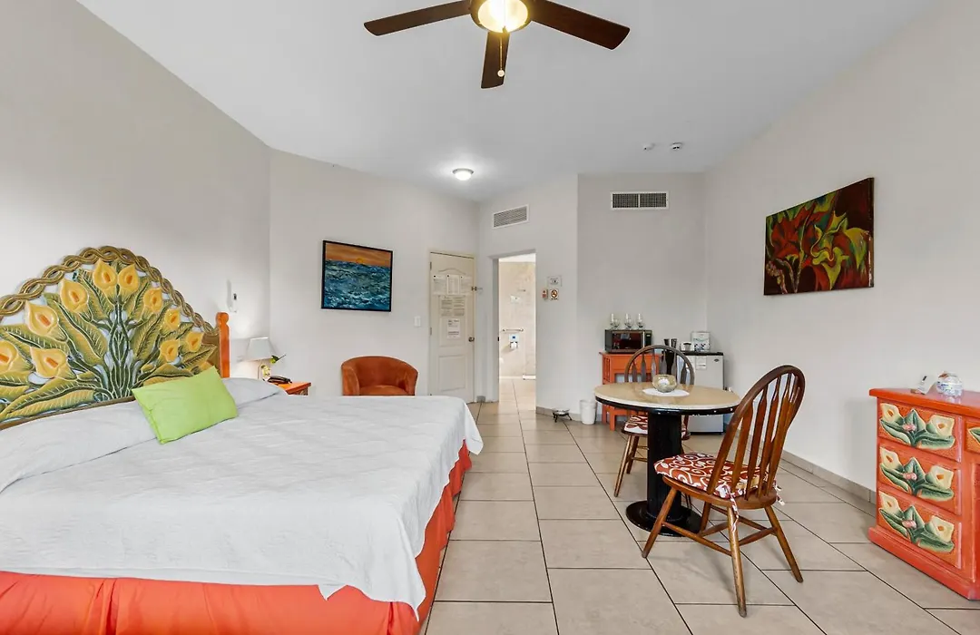 Marina Banderas Suites Hotel Boutique-1