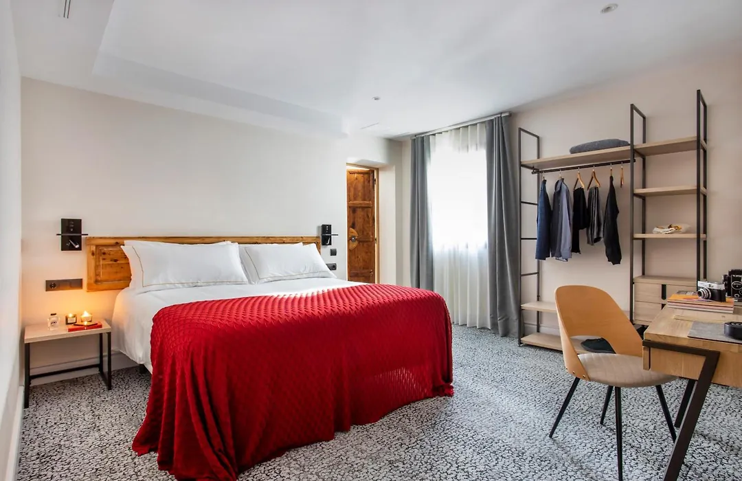 Cal Roure Boutique Hotel-1
