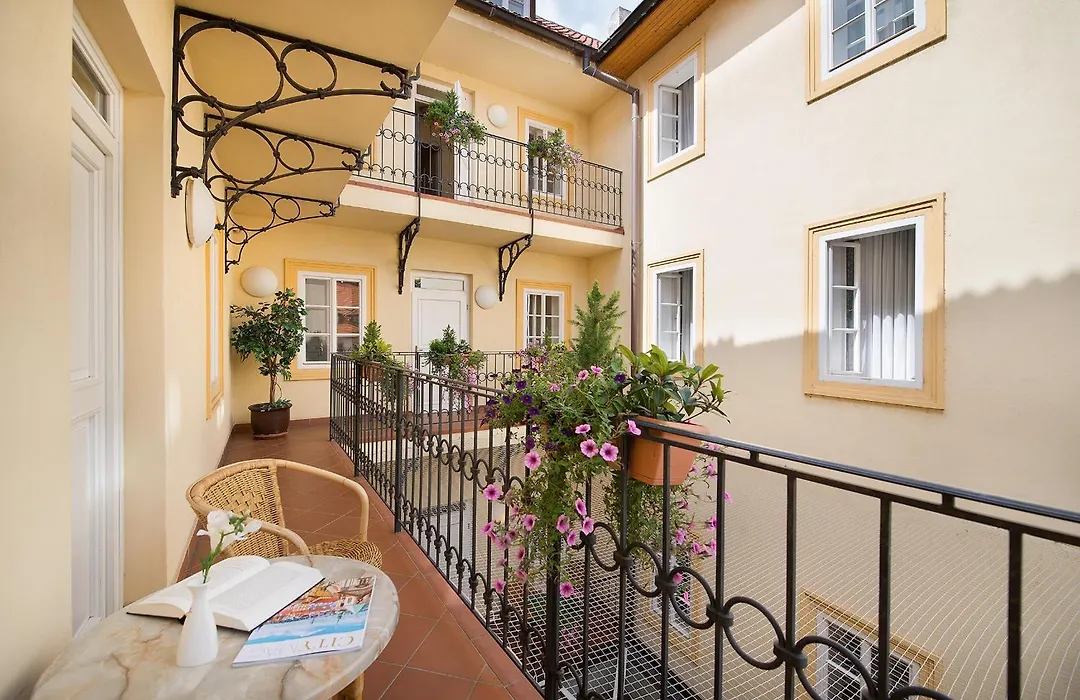 Boutique Hotel Constans-1
