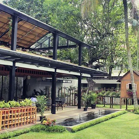 Beehive Boutique Hotel-3