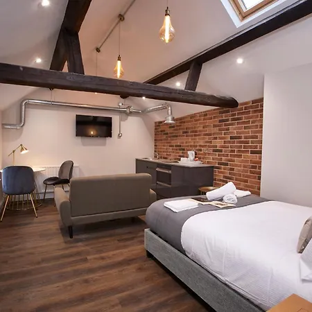 Three Cranes Serviced Apartments-2