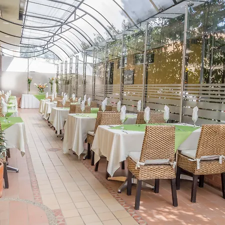 Hotel Regency Suites La Feria-2
