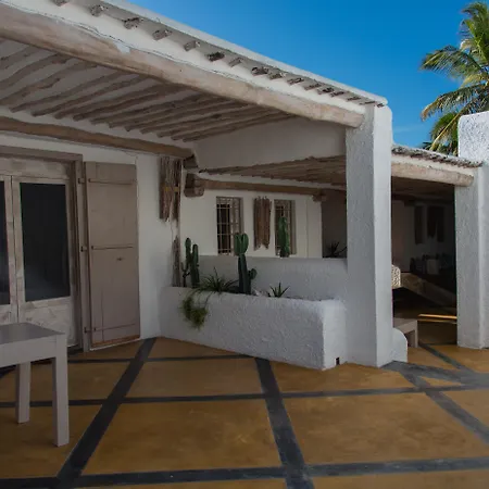 Uzuri Boutique Hotel-3