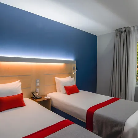 Holiday Inn Express Paris-Canal De La Villette By Ihg-2