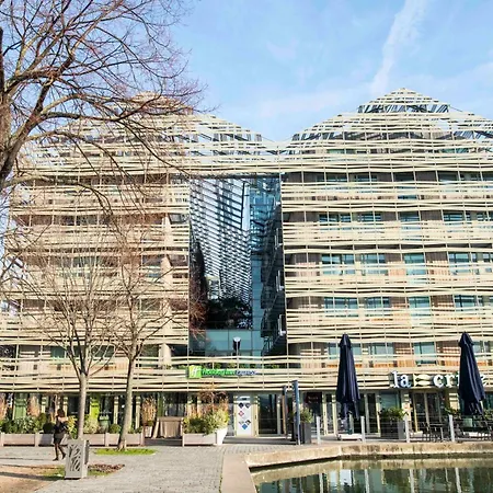 Holiday Inn Express Paris-Canal De La Villette By Ihg-3