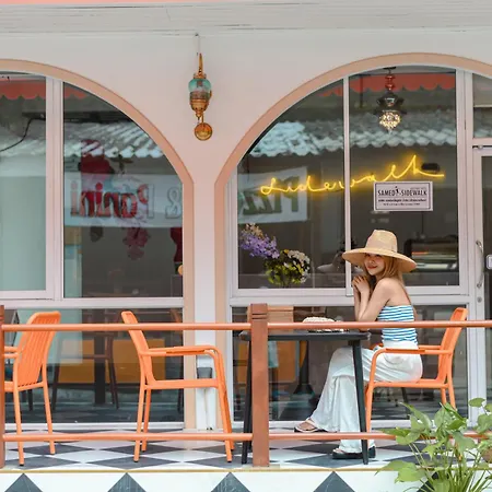 Sidewalk Boutique Hotel-2
