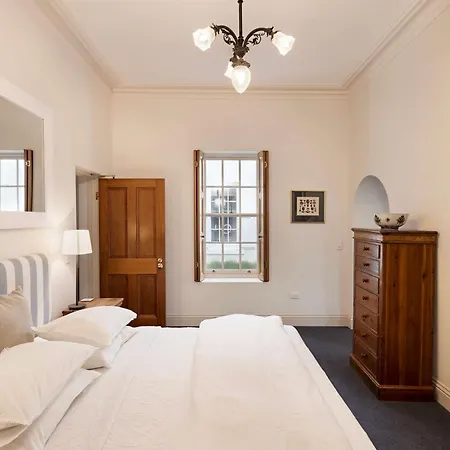 Oscars Waterfront Boutique Hotel-3