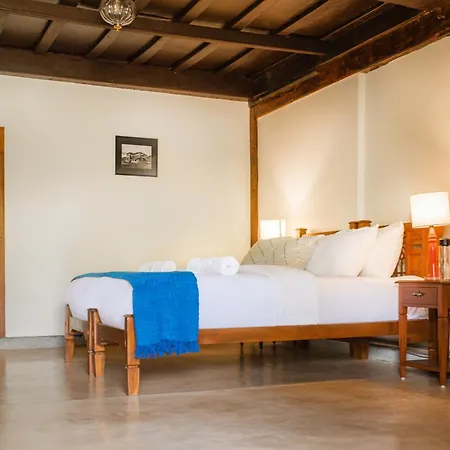 Sawantwadi Palace Boutique Art Hotel-2